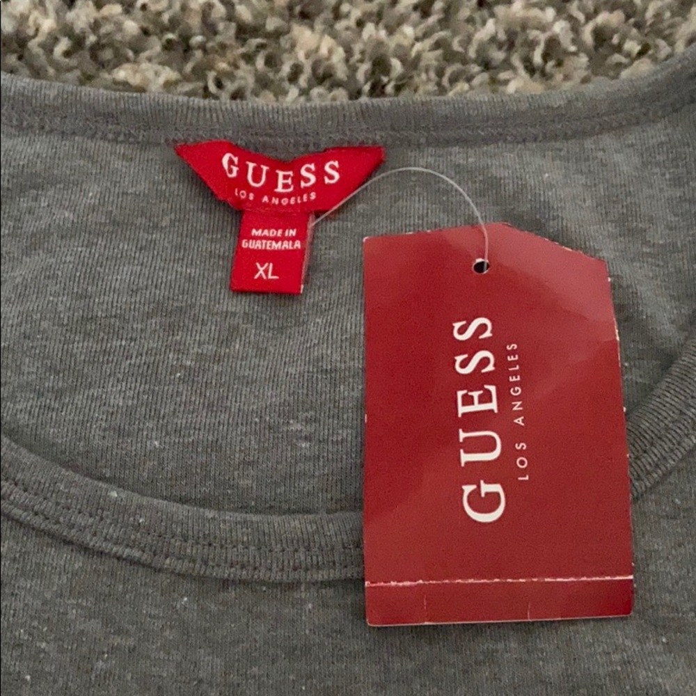 Top Guess - Picture 2 of 5